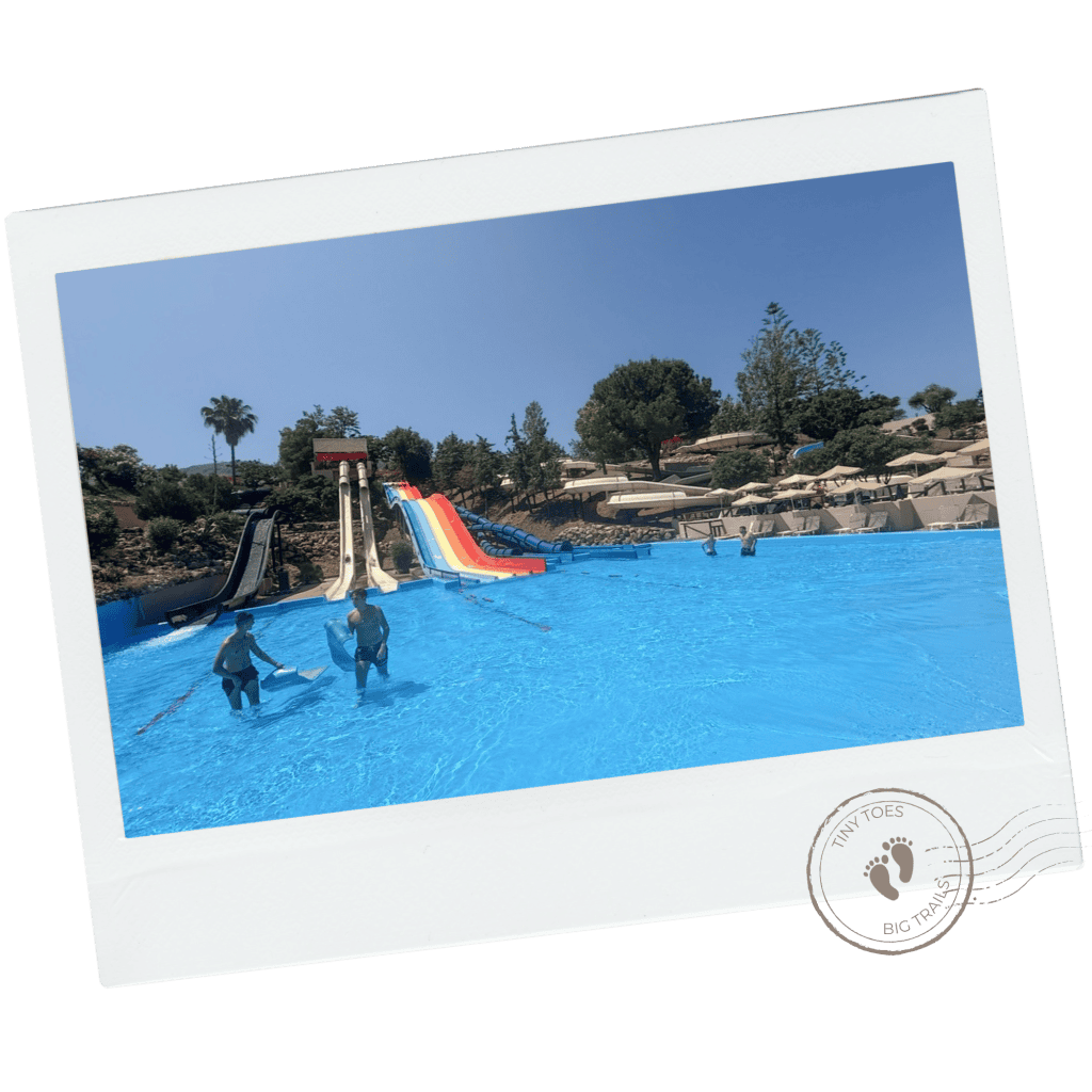 Limnoupolis slides on polaroid