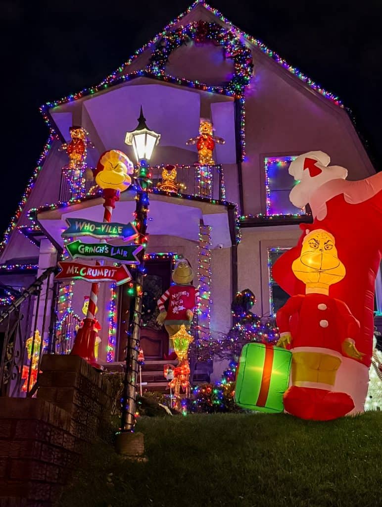 Dyker Heights lights decorations Brooklyn New York