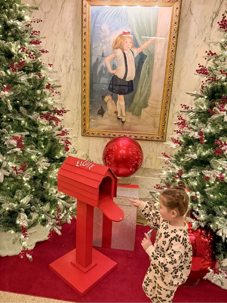 Eloise as the Plaza decs New York