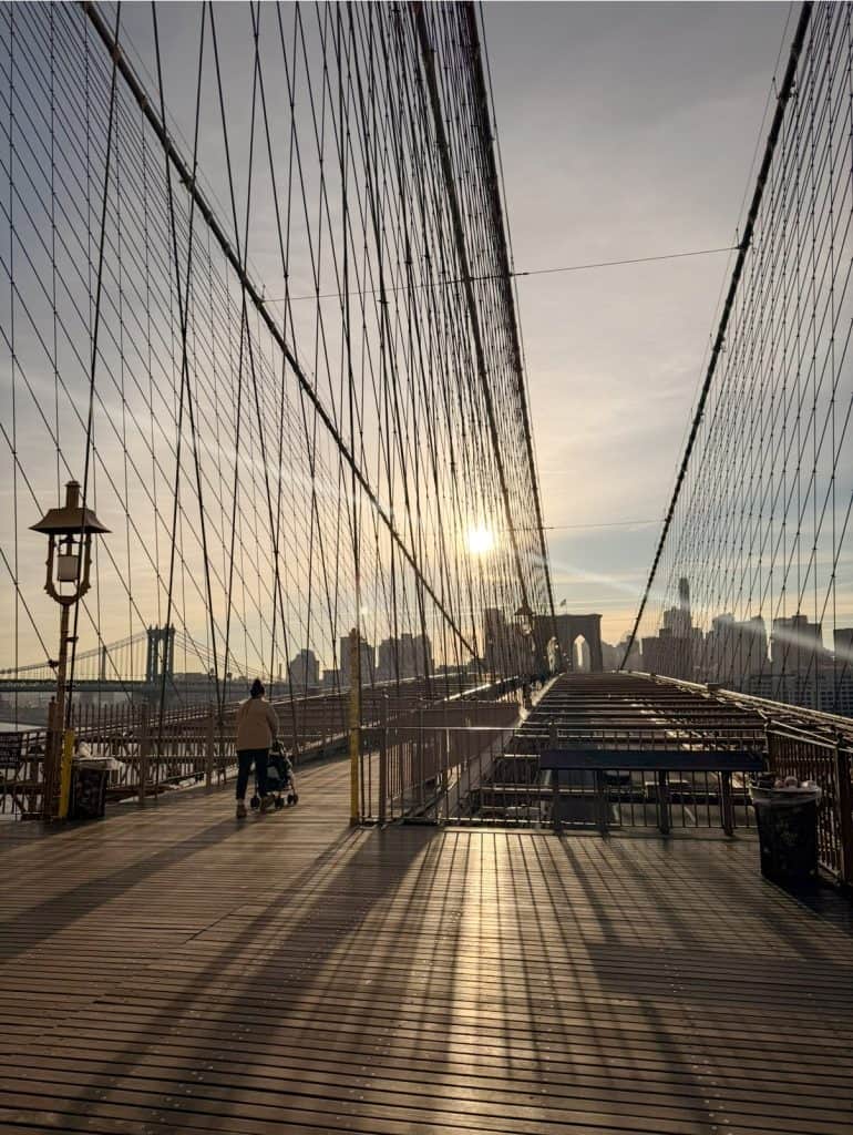 New York Brooklyn Bridge sunrise Christmas itinerary
