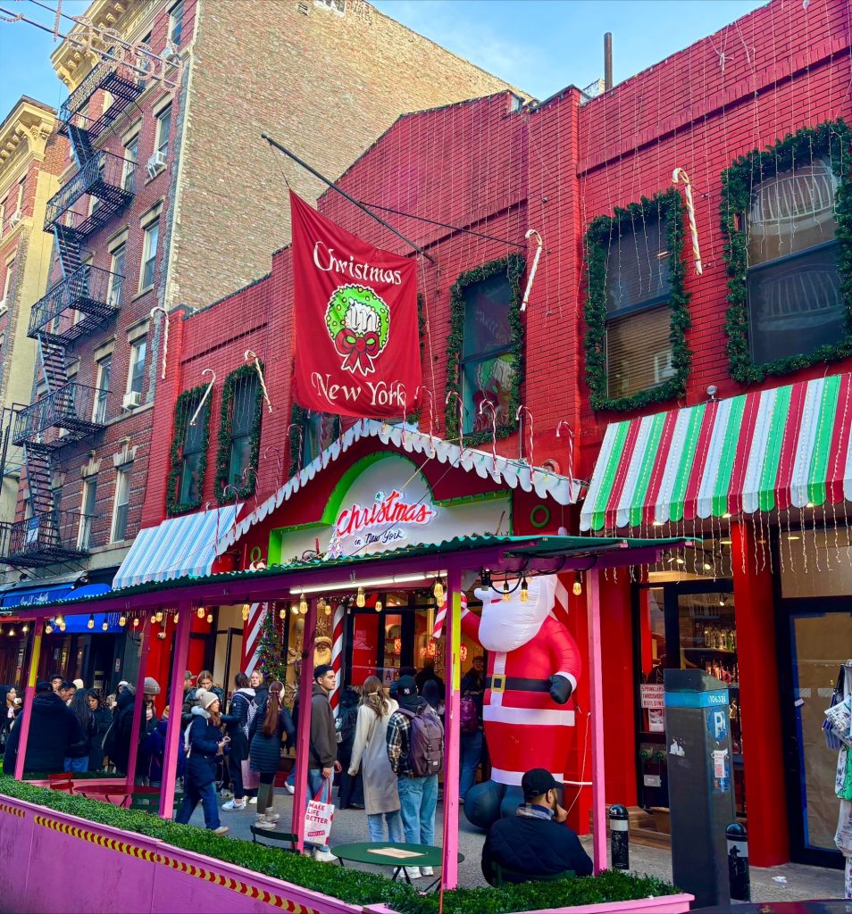Christmas shop - Little Italy - New York