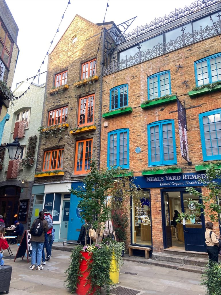 Neal's Yard London - Girls weekend London