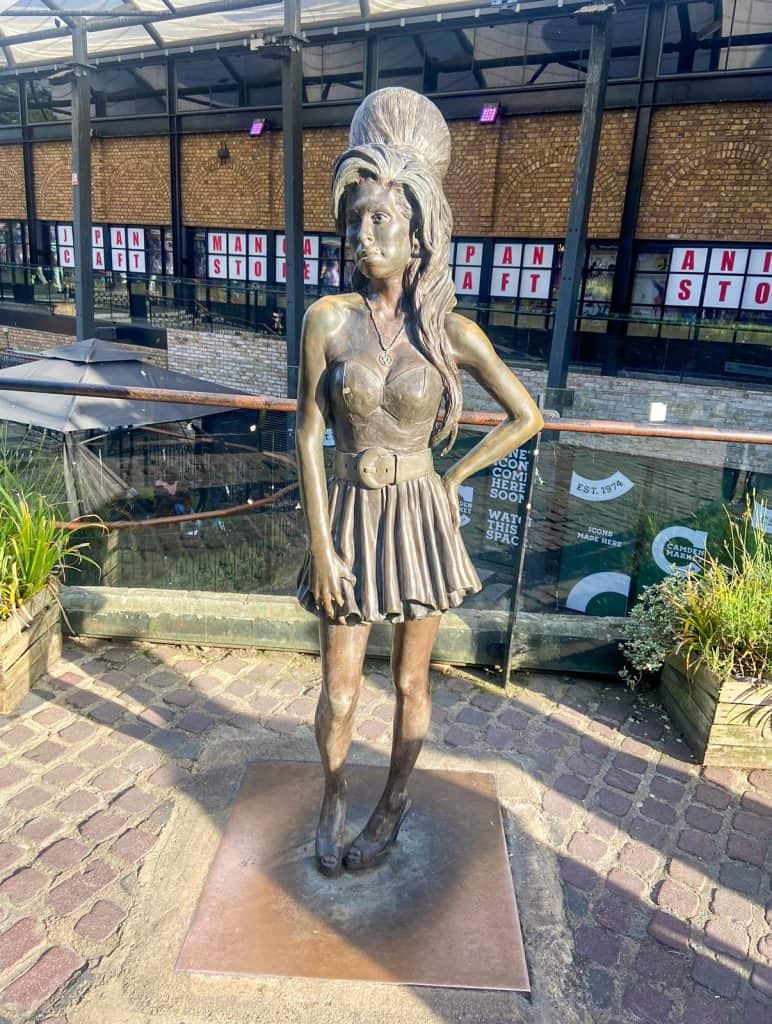 Amy Winehouse statue Camden London
