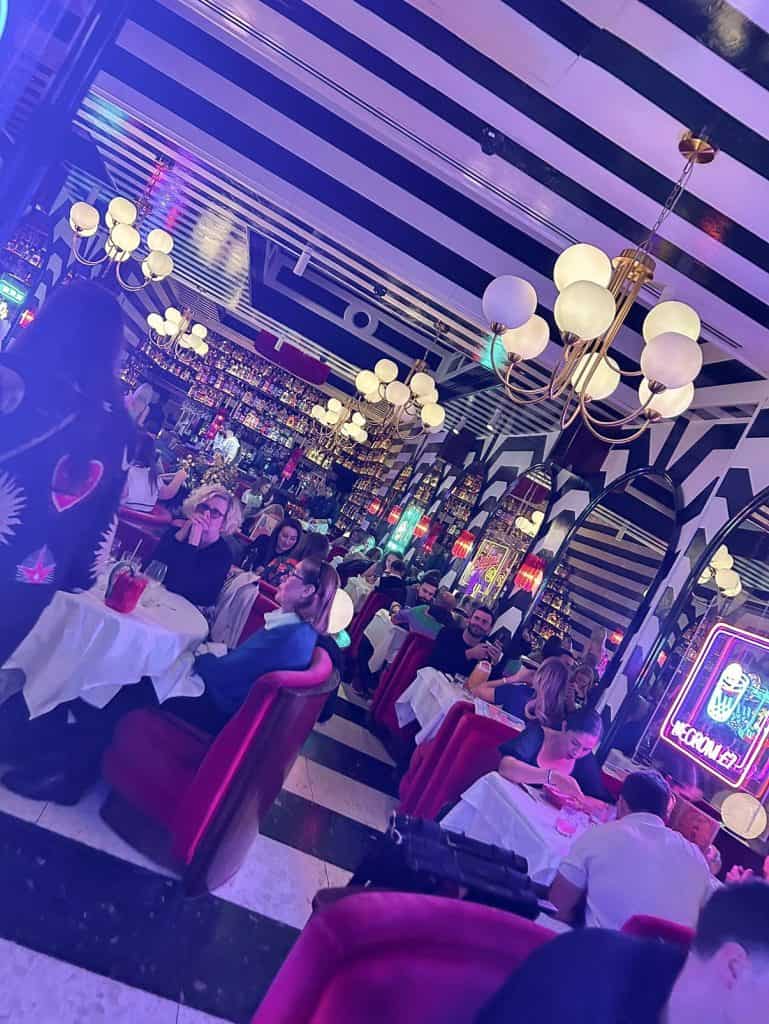 Ave Mario interior London