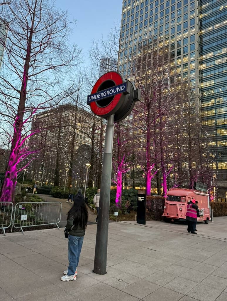 Canary Wharf London lights