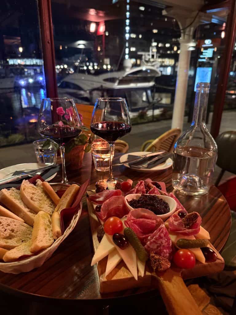 Traders Wine Bar London St Katharines Dock